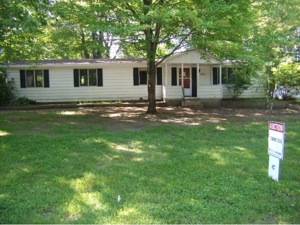 405 Huron St, Houghton Lake, MI featured photo 1