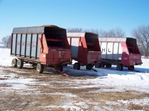 Bissell Farm Machinery Auction featured photo 6