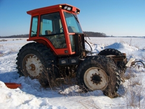Bissell Farm Machinery Auction featured photo 14