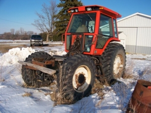 Bissell Farm Machinery Auction featured photo 23