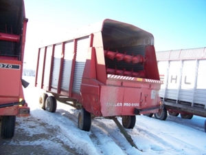 Bissell Farm Machinery Auction featured photo 45