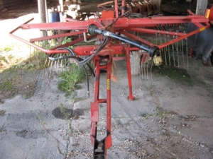 Zehr Farm Machinery Auction featured photo 66