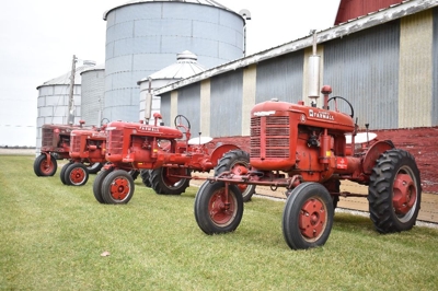 Ramon Waltz Vintage Tractor & Collectibles Auction, Mason featured photo