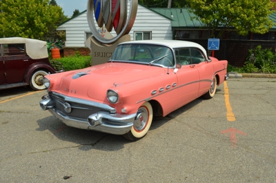 Bob Clark Auction #3- Vintage Tractors & Cars, Fenton featured photo 1
