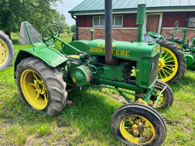 Bob Clark Auction #3- Vintage Tractors & Cars, Fenton featured photo 8