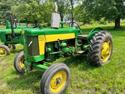 Bob Clark Auction #3- Vintage Tractors & Cars, Fenton featured photo 11