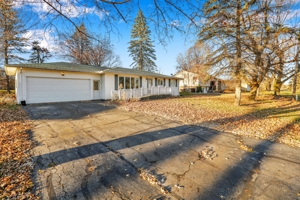 3 Bedroom, 1 Bathroom, 1092 sq. ft. Home in Lansing (Dewitt Charter Twp) featured photo 3