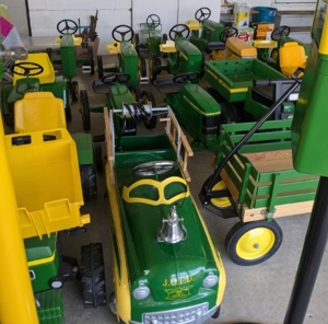 Huge John Deere Toy Tractor Collection featured photo 1