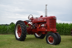 Ramon Waltz Vintage Tractors featured photo 3
