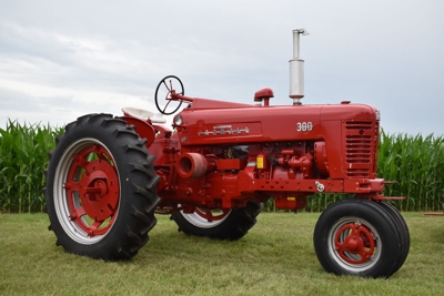 Ramon Waltz Vintage Tractors featured photo 5